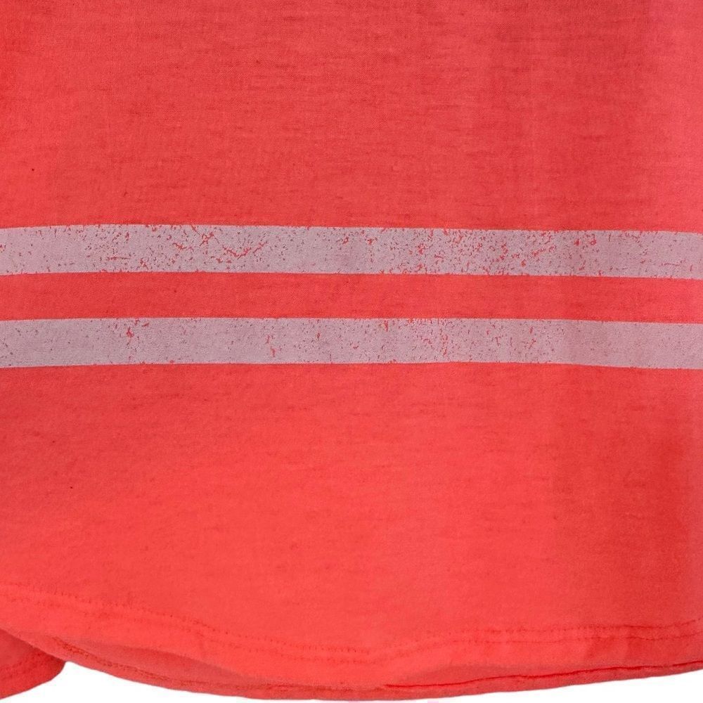 Free Kisses Graphic Get Fit Long Sleeve Activewear Streetwear Top Junior’s Large - Picture 7 of 7